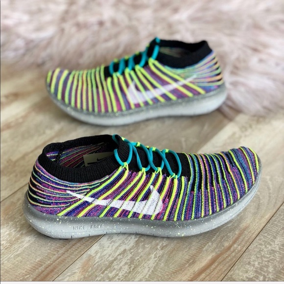NWT Nike Free RN motion Flyknit - Picture 3 of 8